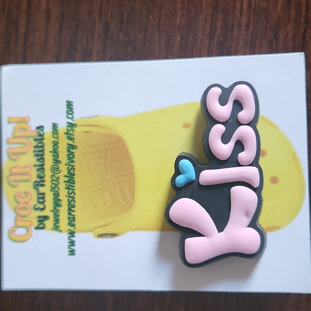Croc Button Kiss Shoe Charm Croc Jibbitz